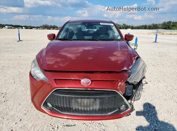 3MYDLBYV3KY513872 2019 TOYOTA YARIS Красный Вид спереди