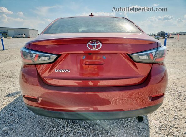 3MYDLBYV3KY513872 2019 TOYOTA YARIS Красный Вид сзади