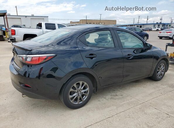 3MYDLBYV3LY701616 2020 TOYOTA YARIS Black Rear right
