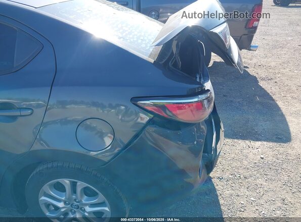3MYDLBYV4JY312724 2018 TOYOTA YARIS IA Gray 