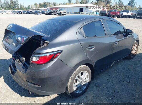 3MYDLBYV4JY312724 2018 TOYOTA YARIS IA Gray Задня права чверть