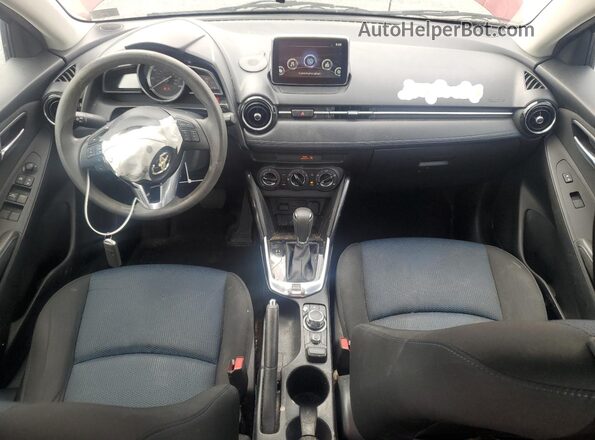 3MYDLBYV4JY313243 2018 TOYOTA YARIS Red 