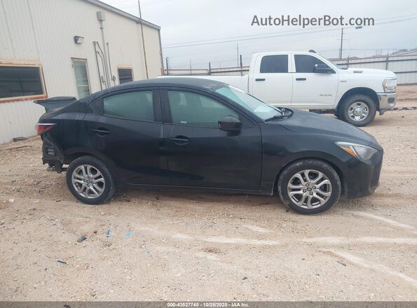 3MYDLBYV6HY181502 2017 TOYOTA YARIS IA Black 