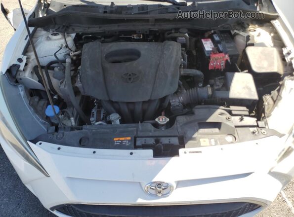 3MYDLBYV8LY705497 2020 TOYOTA YARIS White Вид задньої частини салону