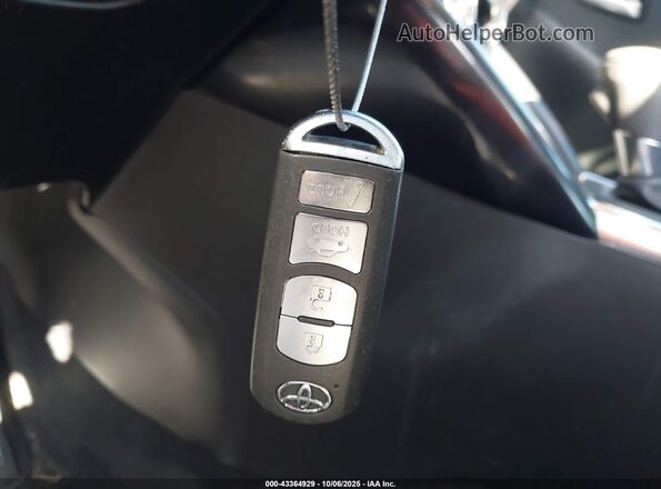 3MYDLBYV9JY306384 2018 TOYOTA YARIS IA Silver Widok deski rozdzielczej