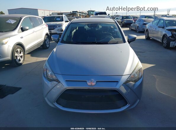 3MYDLBYV9JY306384 2018 TOYOTA YARIS IA Silver Widok zestawu wskaźników