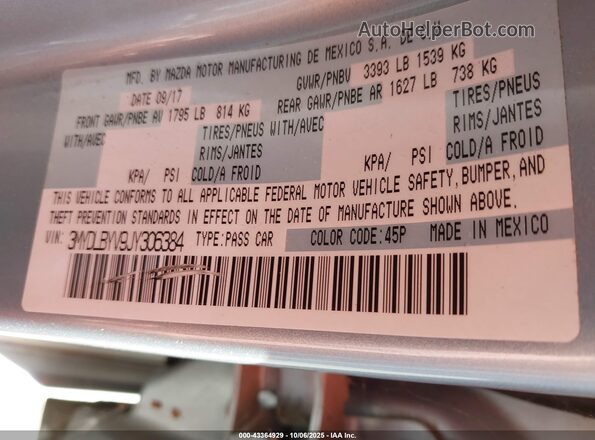 3MYDLBYV9JY306384 2018 TOYOTA YARIS IA Silver Widok komory silnika