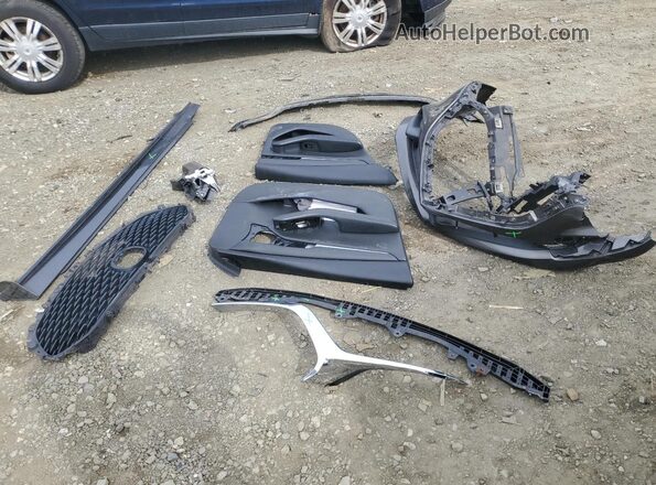 3MZBPBCM4LM130618 2020 MAZDA 3 Gray Vista del compartimento del motor