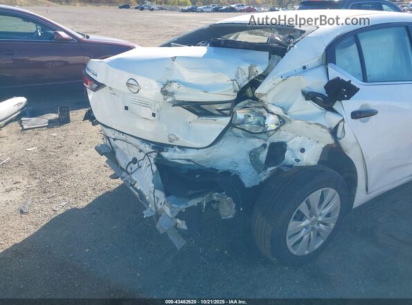 3N1AB8BV9RY319070 2024 NISSAN SENTRA White Front view