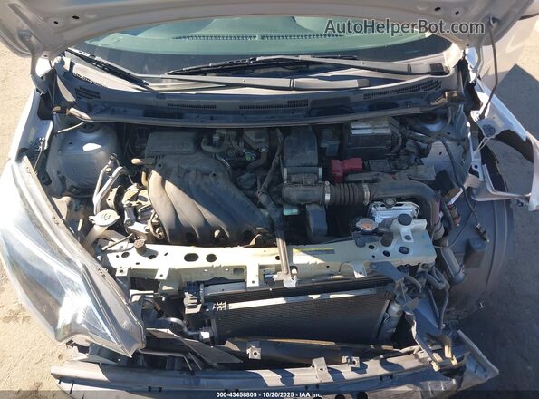 3N1CE2CP4JL353724 2018 NISSAN VERSA NOTE Серебряный Вид сзади