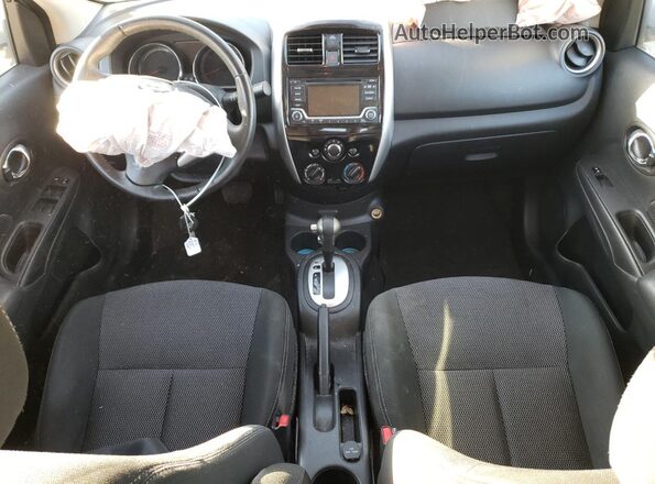 3N1CN7AP2JL860928 2018 NISSAN VERSA Silver 