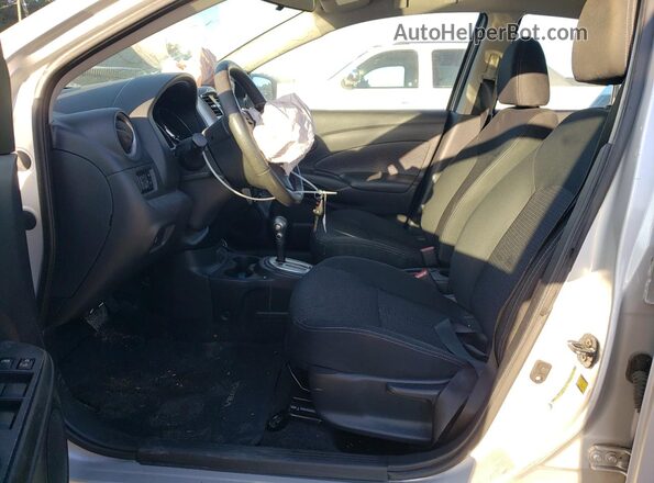 3N1CN7AP2JL860928 2018 NISSAN VERSA Silver 