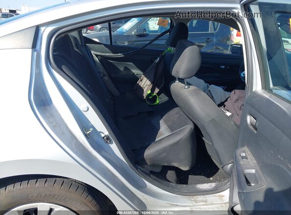 3N1CN8DV7LL903890 2020 NISSAN VERSA Silver Вид наклейки з VIN-кодом