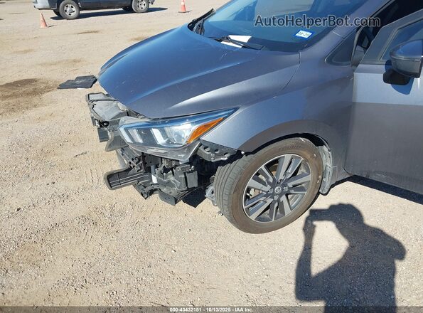 3N1CN8EV0LL876708 2020 NISSAN VERSA Серый Вид спереди