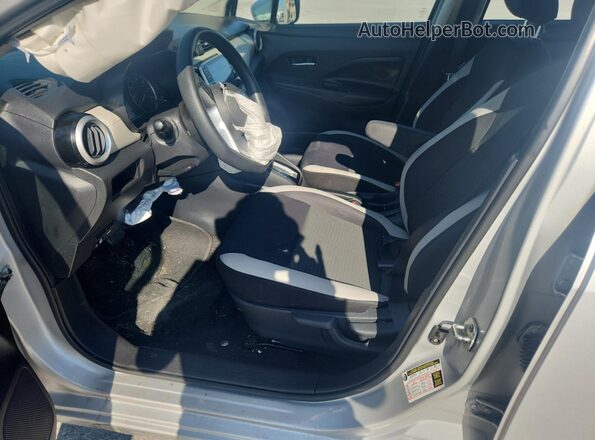 3N1CN8EV6LL875367 2020 NISSAN VERSA Gray Widok wnętrza z przodu