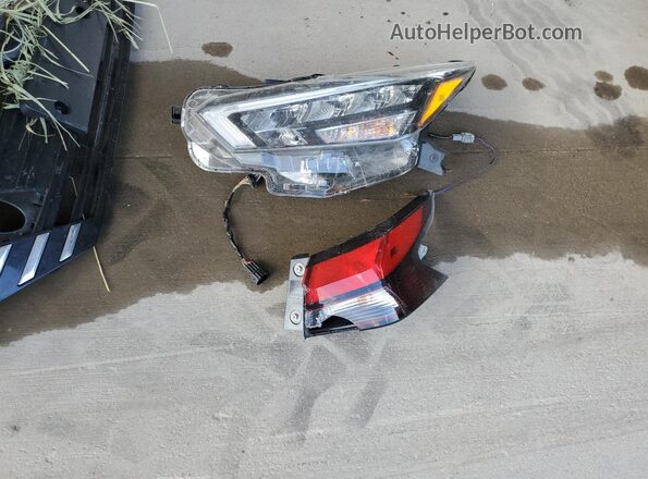 3N1CN8EV7SL818075 2025 NISSAN VERSA Красный 
