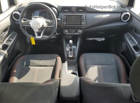 3N1CN8FV7LL900792 2020 NISSAN VERSA Blue Widok deski rozdzielczej