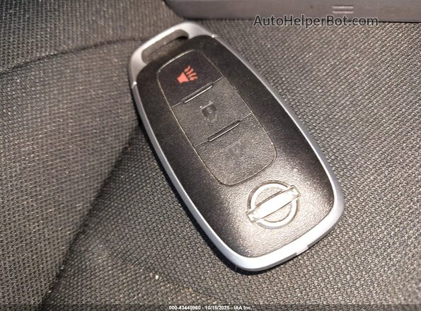 3N1CP5BV5RL577320 2024 NISSAN KICKS Gray Widok deski rozdzielczej