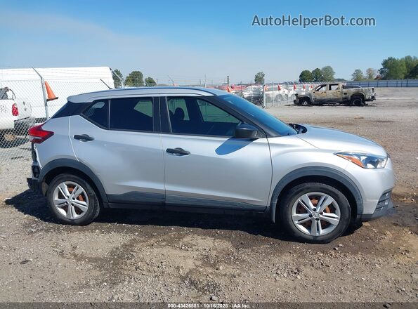 3N1CP5BV7LL546755 2020 NISSAN KICKS Silver Rear interior view