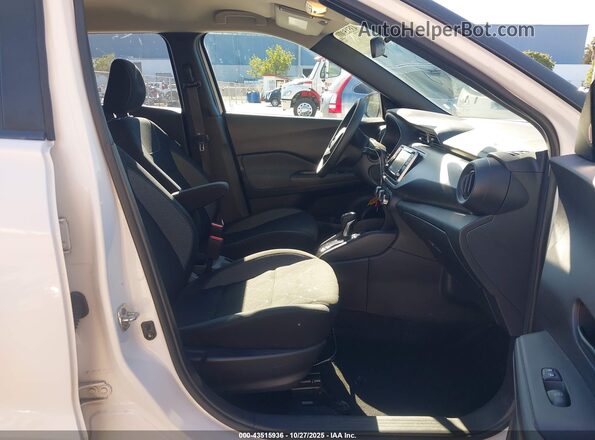 3N1CP5BVXLL565011 2020 NISSAN KICKS White Front interior view