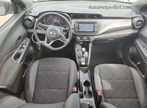 3N1CP5CU3JL537666 2018 NISSAN KICKS Gray 