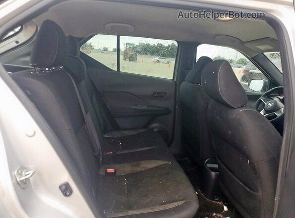 3N1CP5CU4JL523016 2018 NISSAN KICKS Silver 