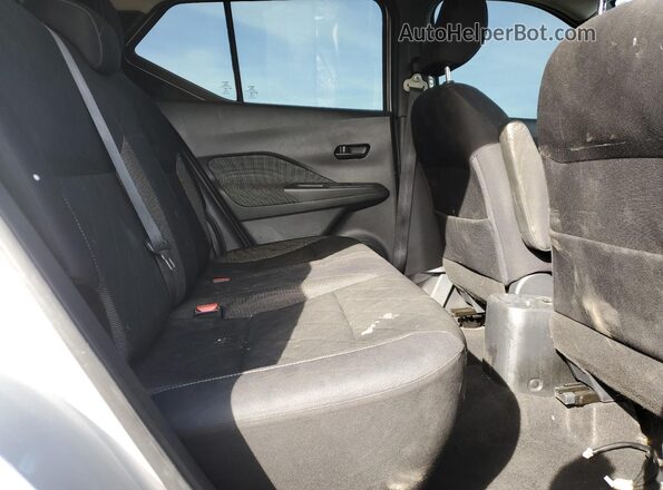 3N1CP5CU5JL537104 2018 NISSAN KICKS Silver 