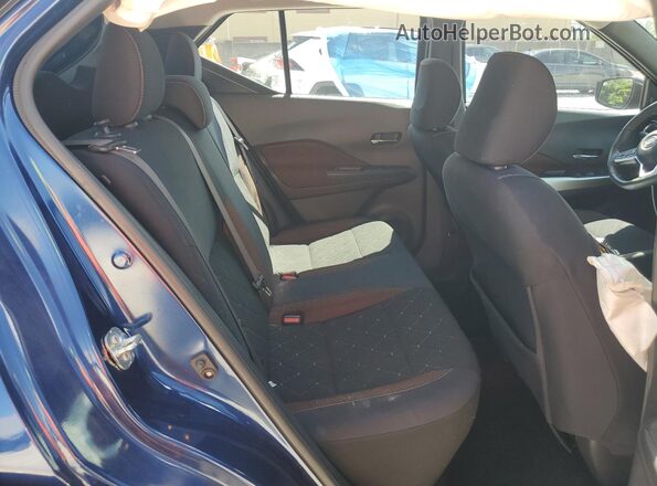 3N1CP5CU9JL511279 2018 NISSAN KICKS Blue 