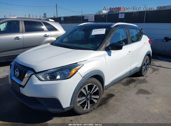 3N1CP5CV1LL522529 2020 NISSAN KICKS Белый Передняя левая четверть