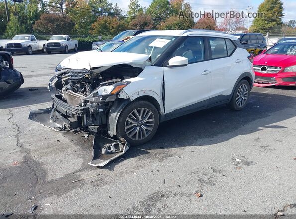 3N1CP5CV1ML533550 2021 NISSAN KICKS Белый Передняя левая четверть