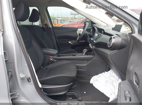 3N1CP5CV1RL482705 2024 NISSAN KICKS Серый Вид салона спереди