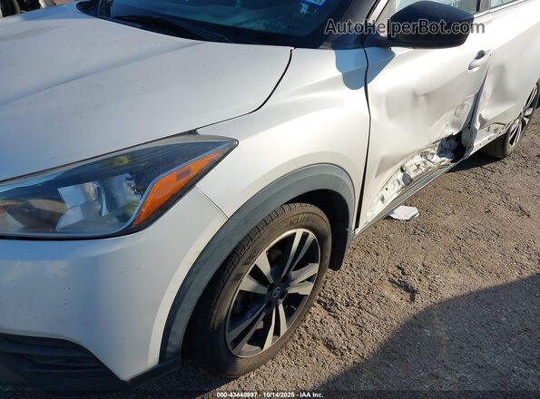 3N1CP5CV2LL572145 2020 NISSAN KICKS Белый Вид спереди