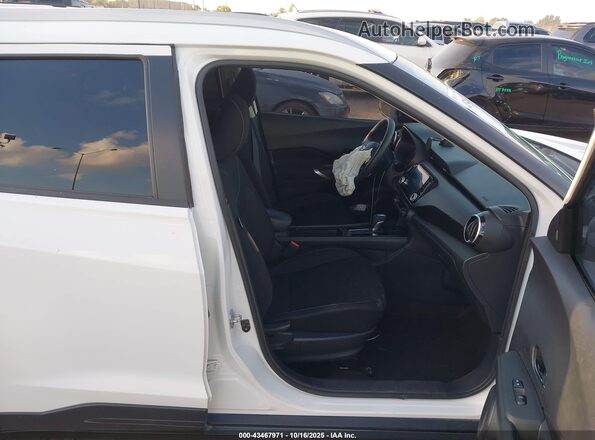 3N1CP5CV3NL487933 2022 NISSAN KICKS White Vista interior delantera