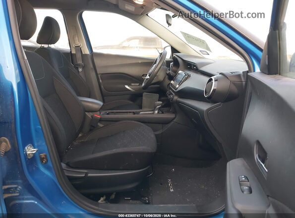 3N1CP5CV3NL498026 2022 NISSAN KICKS Blue Вид салону спереду