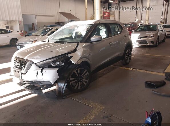 3N1CP5CV4LL491793 2020 NISSAN KICKS Silver Vista tres cuartos delantera izquierda