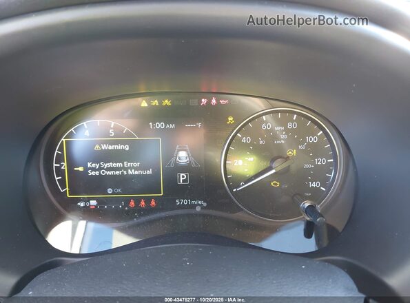 3N1CP5CV5RL552352 2024 NISSAN KICKS Gray Widok tylnych siedzeń