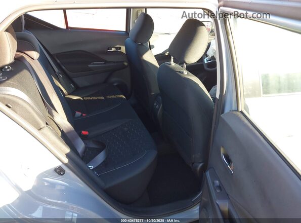 3N1CP5CV5RL552352 2024 NISSAN KICKS Gray Widok naklejki z numerem VIN