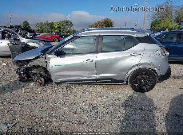 3N1CP5DV0LL568979 2020 NISSAN KICKS Silver 