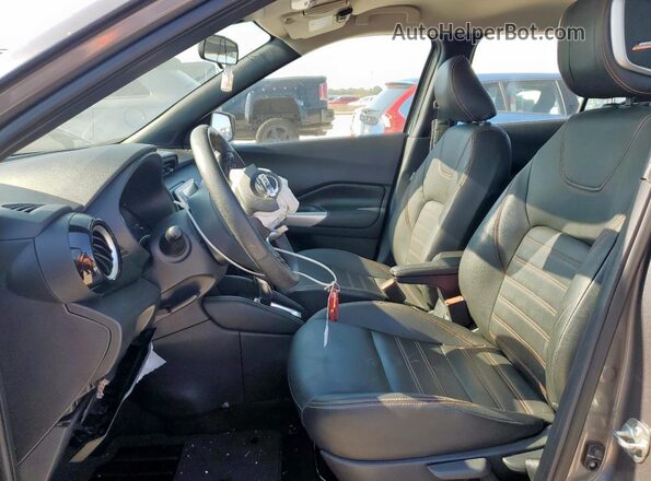 3N1CP5DV2LL578963 2020 NISSAN KICKS Gray Вид салону спереду
