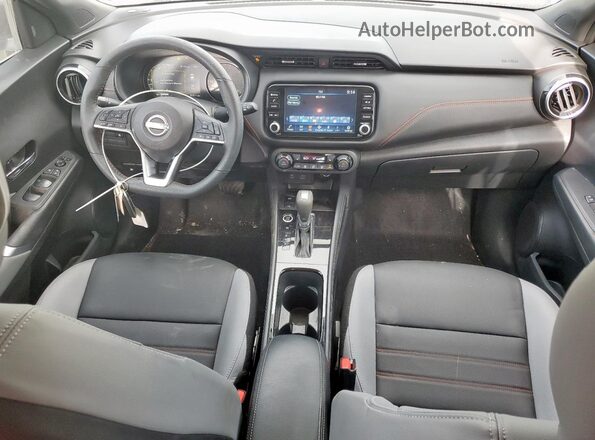 3N1CP5DV5RL549532 2024 NISSAN KICKS Синий Вид панели приборов