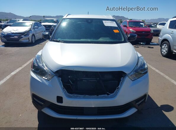 3N1CP5DV6LL564189 2020 NISSAN KICKS White Widok z przodu