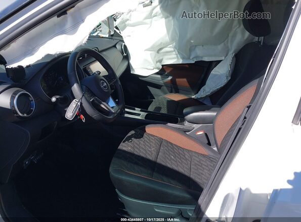 3N1CP5DV6PL534292 2023 NISSAN KICKS White Սալոնի դիմացի տեսք