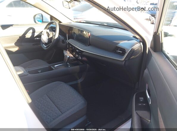 3N8AP6CA0SL393967 2025 NISSAN KICKS Белый Вид салона спереди