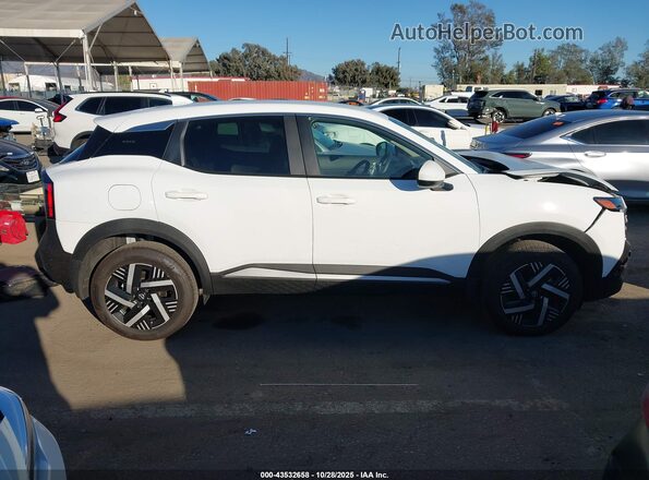 3N8AP6CA0SL393967 2025 NISSAN KICKS Белый Вид задней части салона