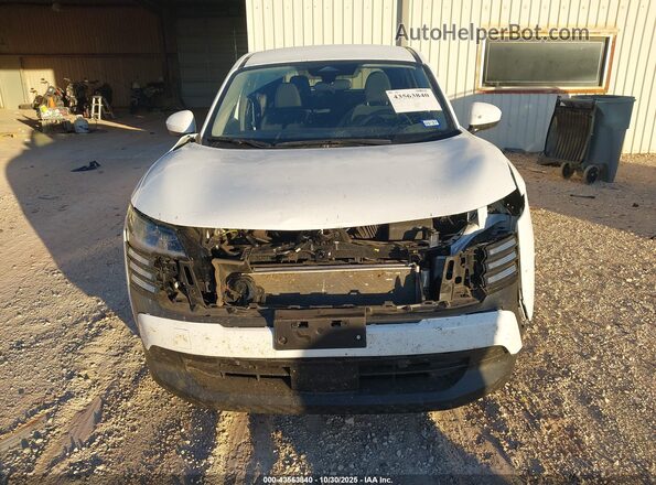 3N8AP6CA1SL393752 2025 NISSAN KICKS White Вид щитка приладів