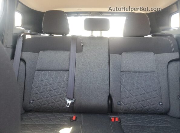3N8AP6CB8SL404755 2025 NISSAN KICKS Gray Widok tylnych siedzeń