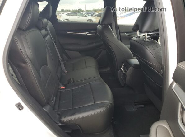 3PCAJ5FB2SF107501 2025 INFINITI QX50 White Вид задньої частини салону