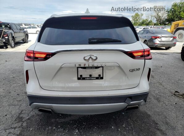 3PCAJ5M18LF107885 2020 INFINITI QX50 White Вид ззаду