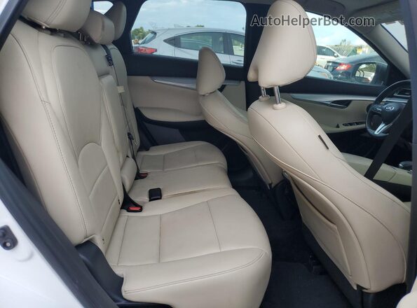 3PCAJ5M18LF107885 2020 INFINITI QX50 White Вид задньої частини салону