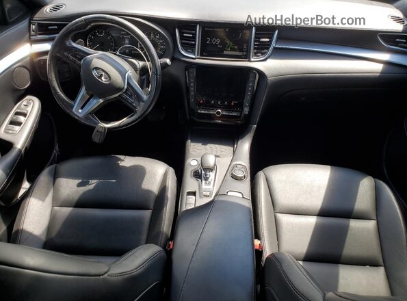 3PCAJ5M35LF116447 2020 INFINITI QX50 Белый Вид панели приборов